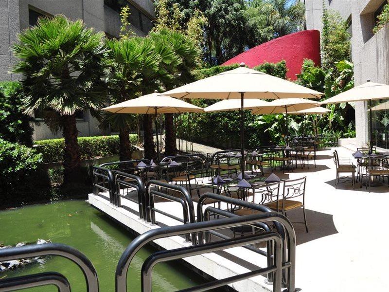 Royal Pedregal Hotel Mexico City Exterior photo The outdoor café