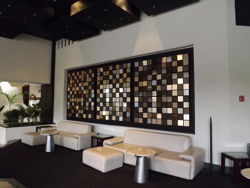 Royal Pedregal Hotel Mexico City Exterior photo The interior of the lounge
