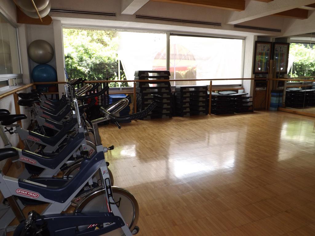 Royal Pedregal Hotel Mexico City Exterior photo The gym at the school